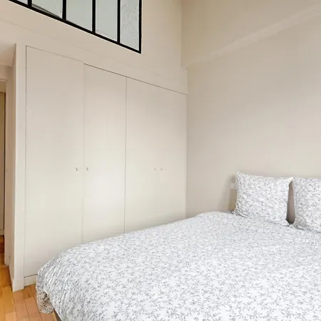 Daire St Dom Face - Vue Tour Eiffel Paris